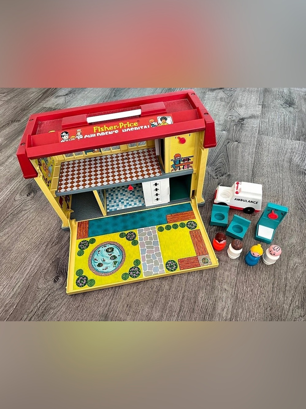 Fisher-Price #931 Children's Hospital 1976 Playset with some Figures